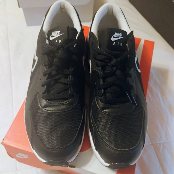 Nike Kids Air Max Black and White Shoes - Picture 5 of 5
